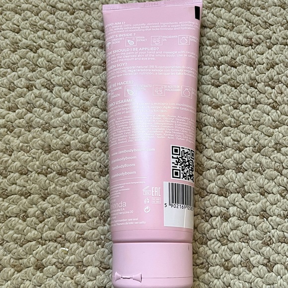 NEW BodyBoom Skincare Wildly Refreshing 6.8 oz 200ml Sweet and Fruity Body Cream - Picture 3 of 5